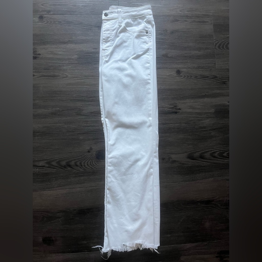 Size 28 White Raw Hem Jeans